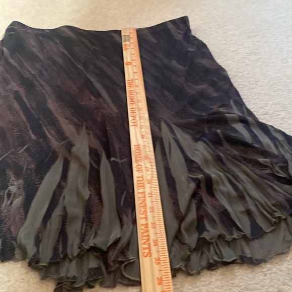 Flattering skirt. - Picture 6 of 6